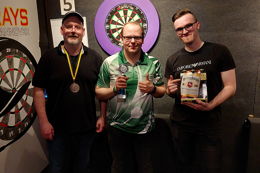 Daniel Schnehage holt den 12. Masters Qualifier - Achtungserfolge für die Stingrays!